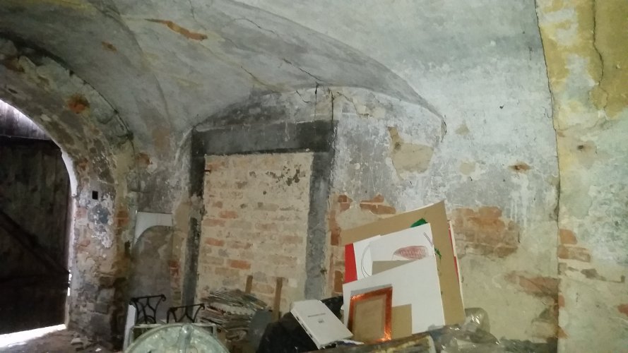 Portál zůstal v salónku přiznaný.