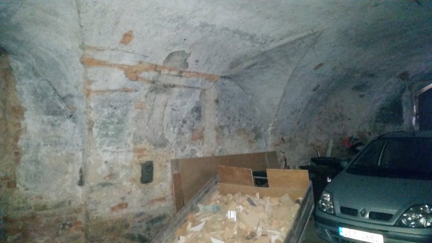 V těchto místech dnes stojí barový pult.