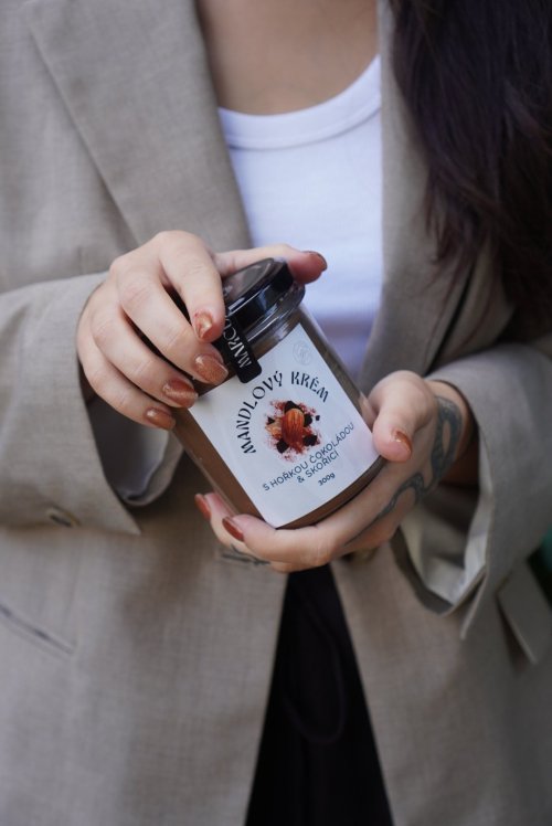 MANDLOVÝ krém s hořkou čokoládou 70% a skořicí 300g